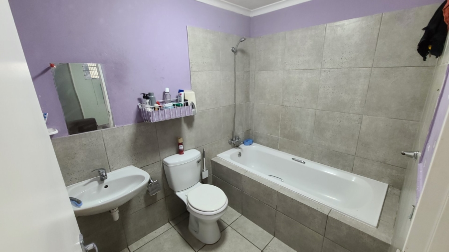 3 Bedroom Property for Sale in Bishop Lavis Western Cape